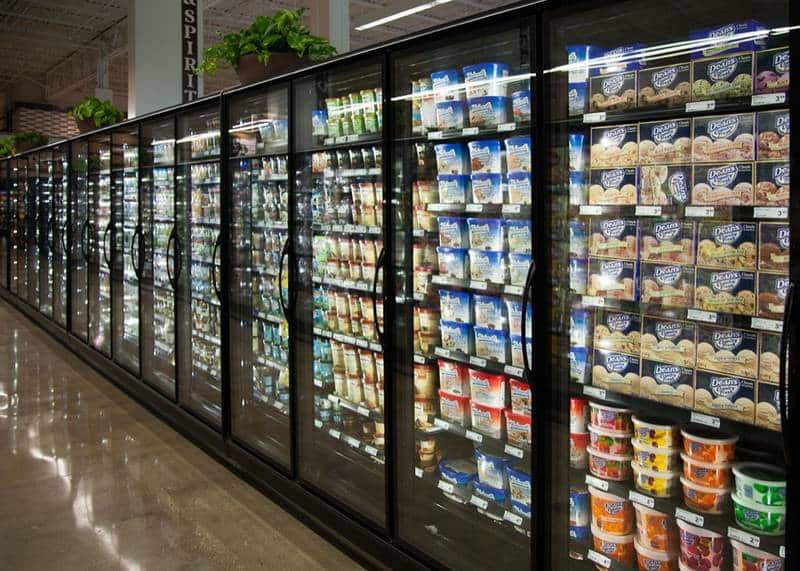 vnrz-reach-in-remote-display-case-4.jpg